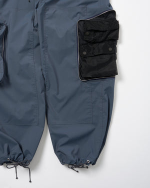 COVERED POCKET CROPPED CARGO PANTS .11 [ASH BLUE]