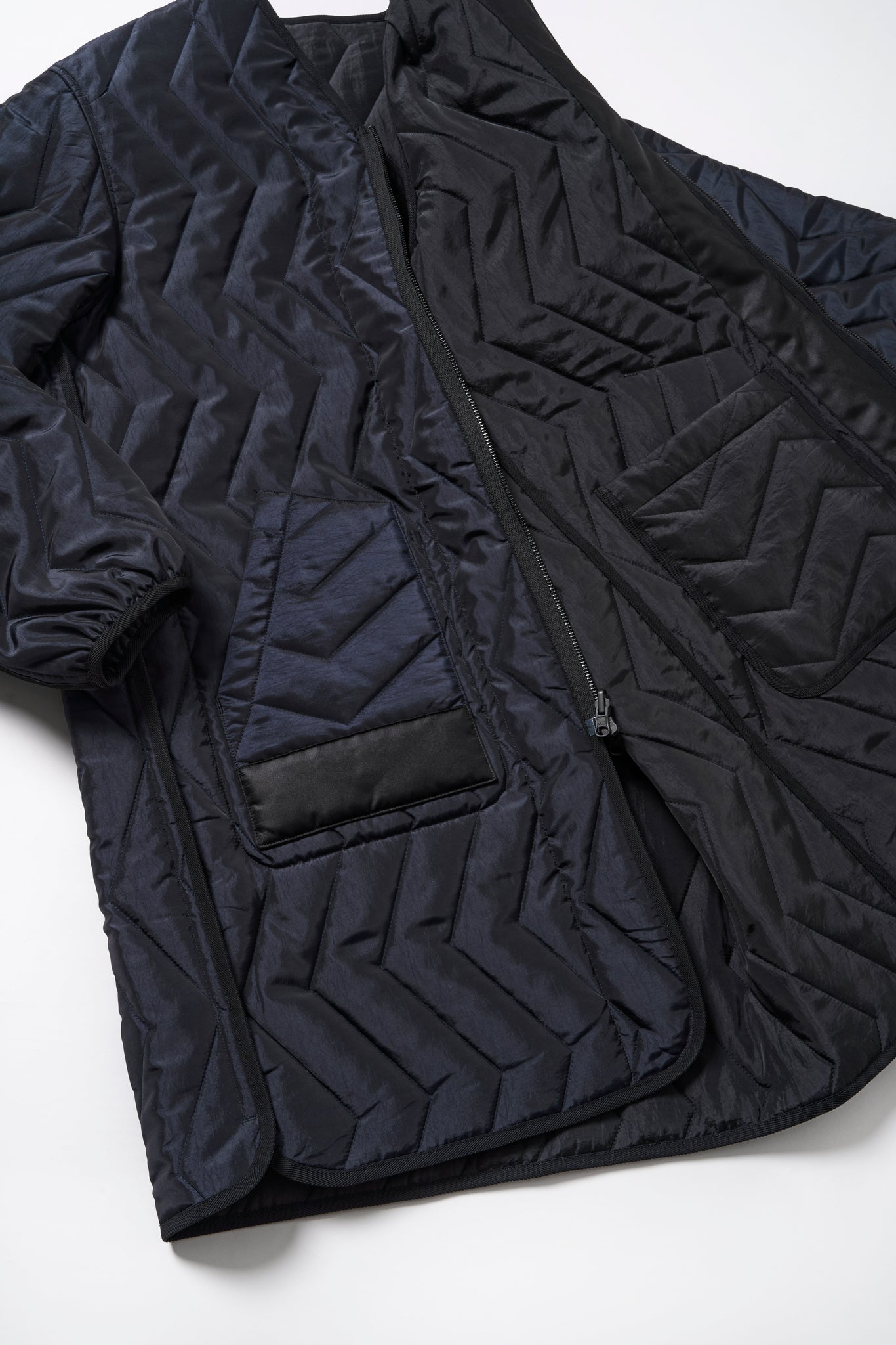 REVERSIBLE THUNDER QUILTING COAT .12【BLACK NAVY】