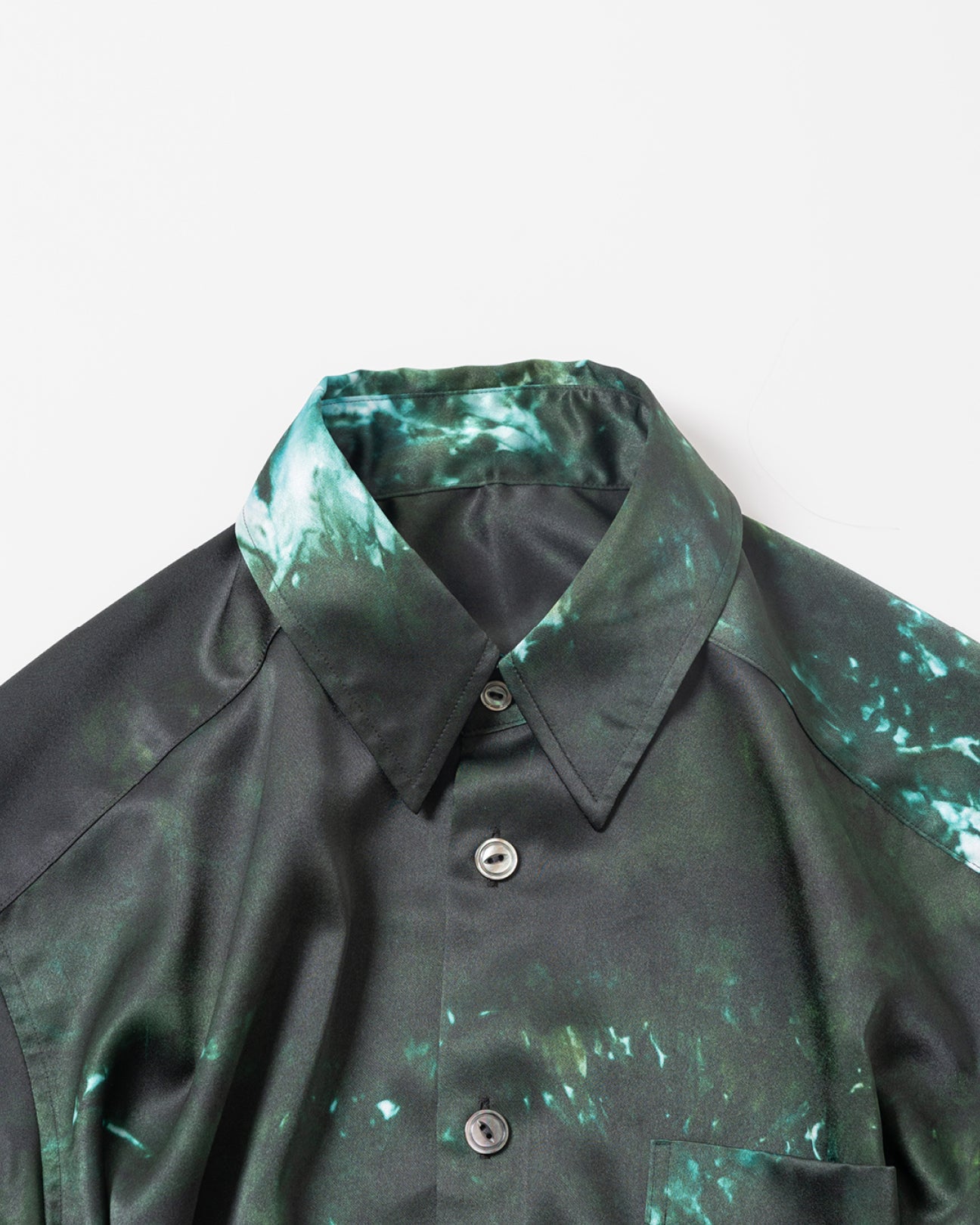 GRAPHIC PRINT REGULAR FIT SHIRT .09【GREEN GEM】