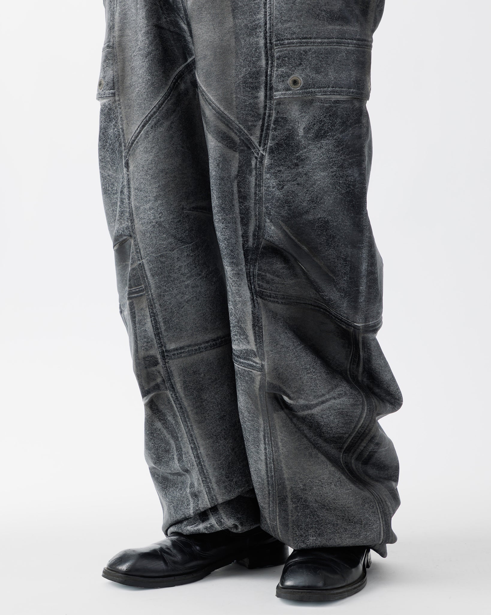 CRACKING COATED BANANA CUTTING PANTS .15【HEARTHER GRAY BASE】