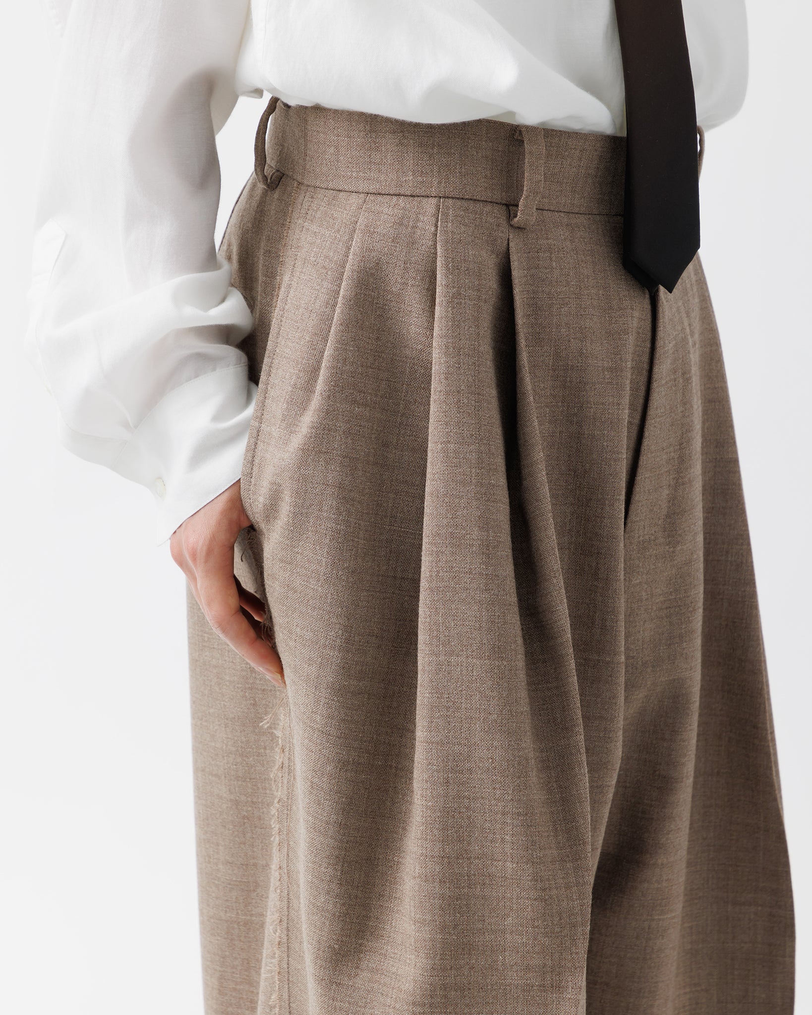 ROUGH WOOL 3TUCK BAGGY TROUSERS .15【BEIGE】