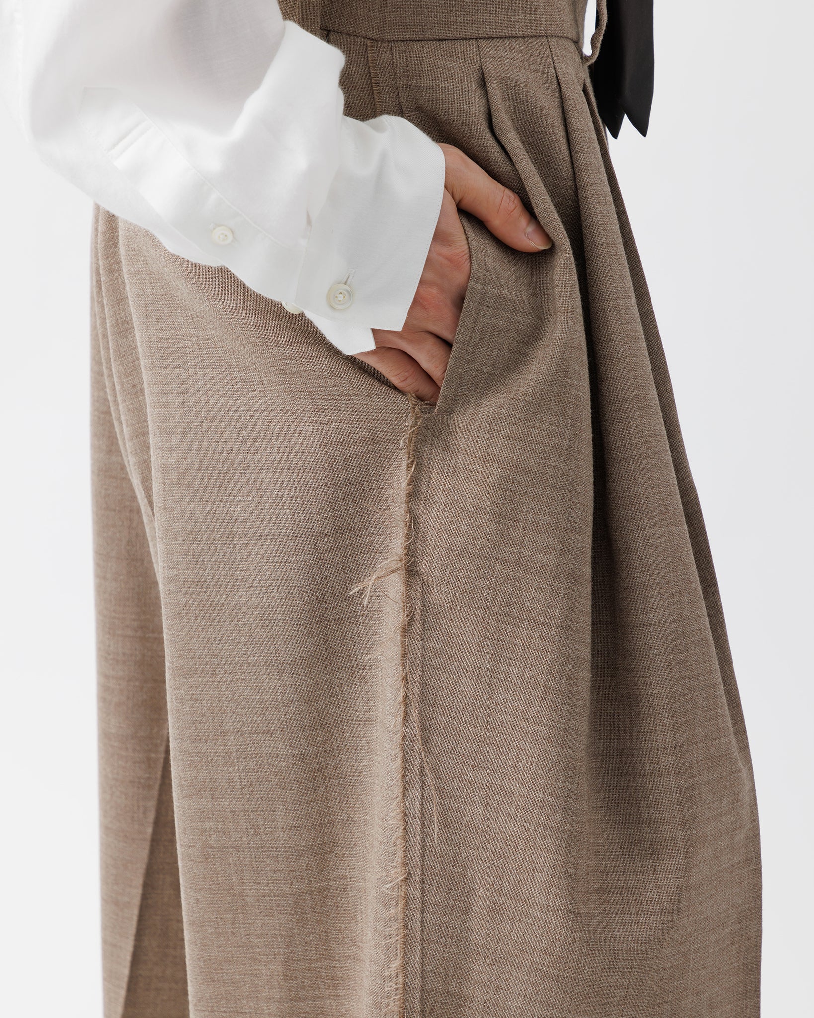 ROUGH WOOL 3TUCK BAGGY TROUSERS .15【BEIGE】