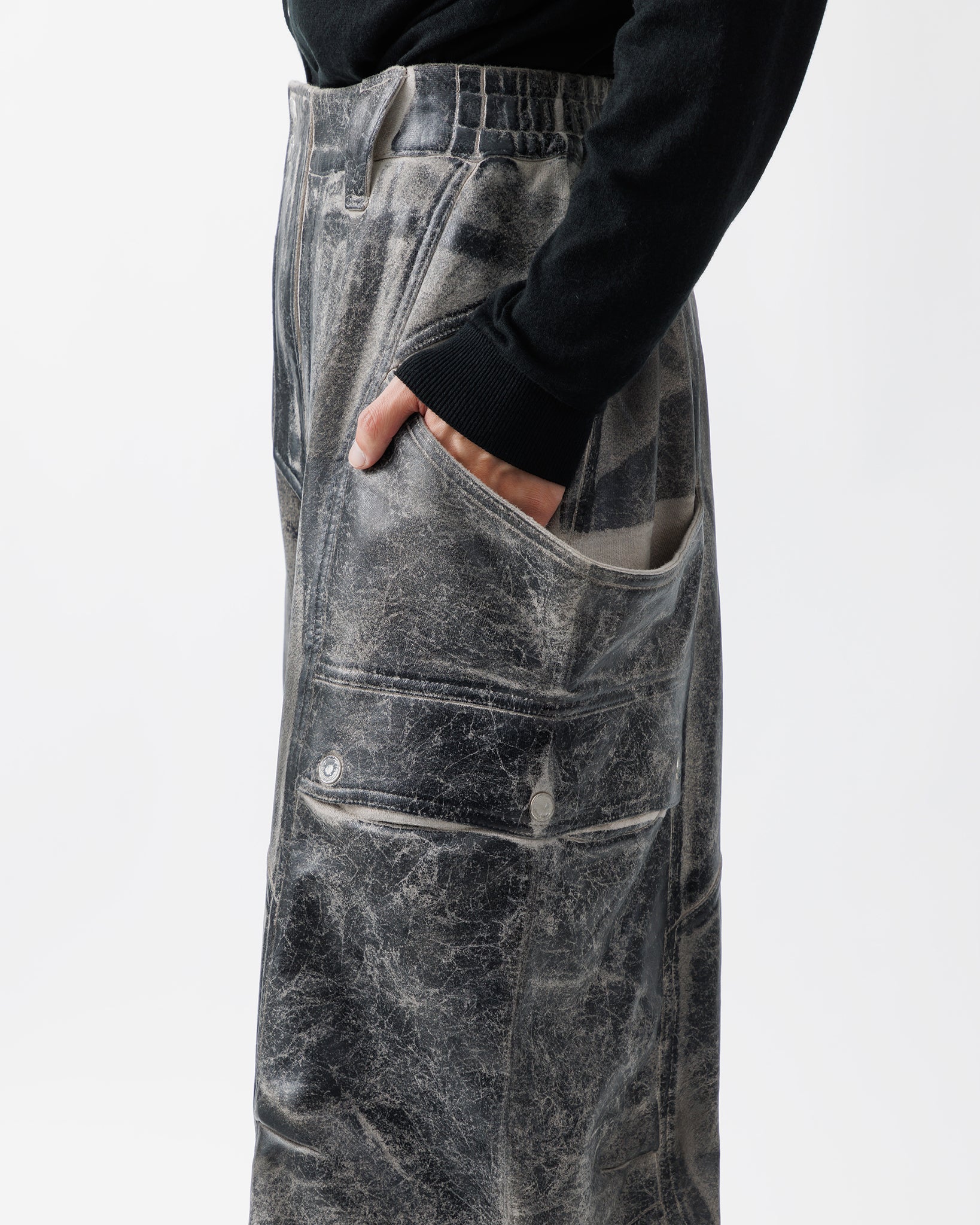 CRACKING COATED BANANA CUTTING PANTS .15【SAND BEIGE BASE】