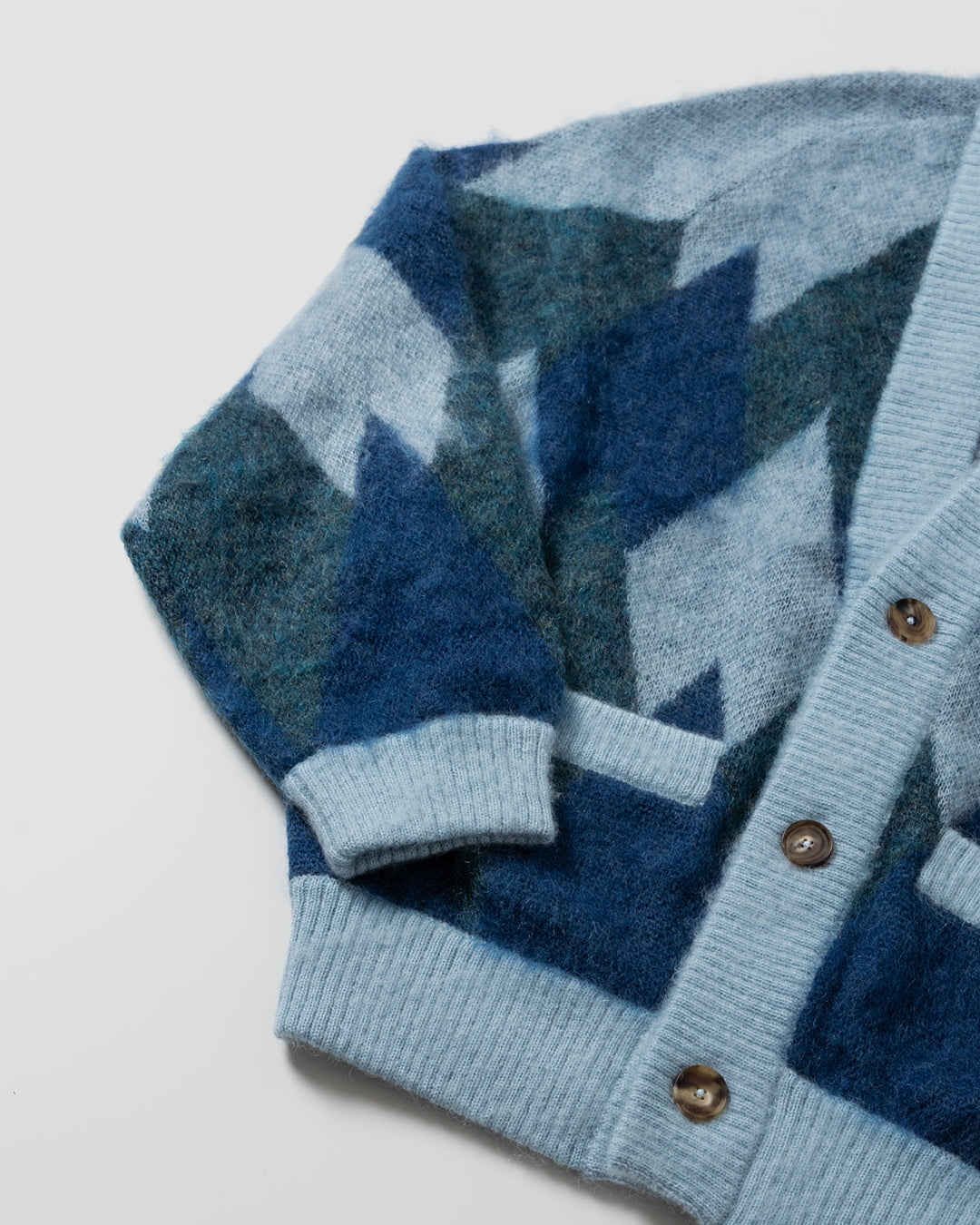 ARGYLE LOW SILHOUETTE MOHAIR CARDIGAN .07 [BLUE]