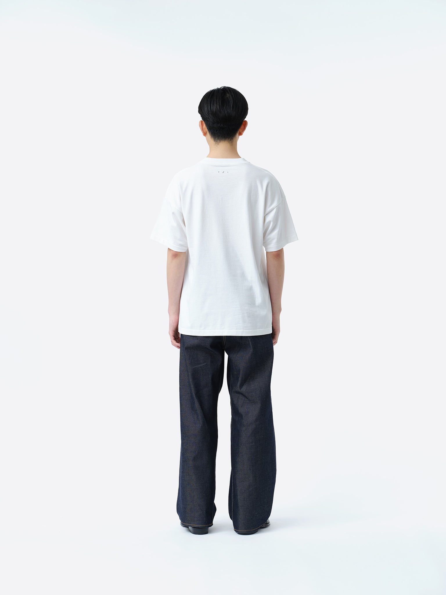 PIXEL GRID T-SHIRT .11 【WHITE】